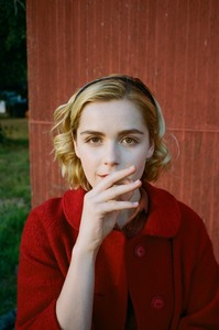 Kiernan Shipka E5b7a51053795724