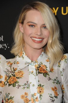 Margot Robbie D7393a902570684