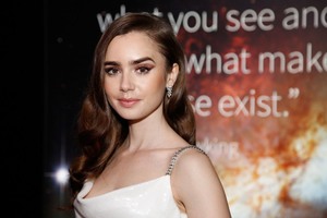 Lily Collins 411a1c1023112604