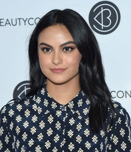 Camila Mendes 177d2e920997524