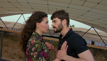 Hercai - Poze oficiale // Rezumate // Fragmente traduse  - Pagina 3 Bf1dd61239694504