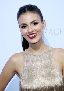 Victoria Justice B29c32967650014