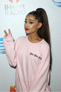 Ariana Grande 113fca894618694