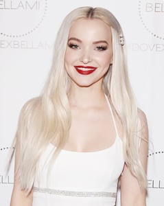 Dove Cameron Fedd12902036494