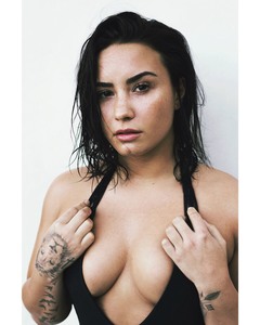 Demi Lovato B6b8a9945119784