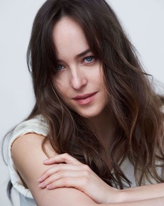 Dakota Johnson 9718ca1049387654