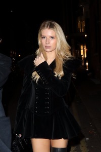 Lottie Moss A19758905035444