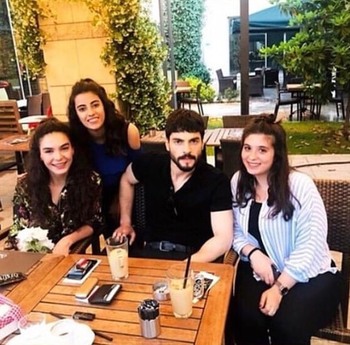 Hercai - set - poze - Pagina 3 Cab2b21230975944