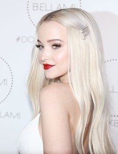 Dove Cameron 297b58902036364