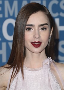 Lily Collins 6ebbad902531734