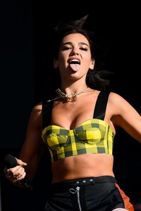 Dua Lipa        D1e093957129404