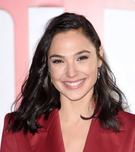 Gal Gadot  A2e6df1043926094