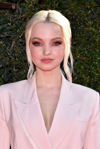 Dove Cameron 65ac9f943920584