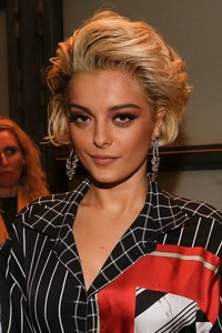 Bebe Rexha 55bbdf1041854994