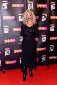 Rita Ora     - Sayfa 3 157dd41042882044