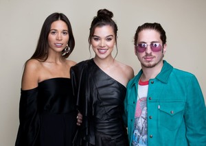 Hailee Steinfeld E7ac4a902376374