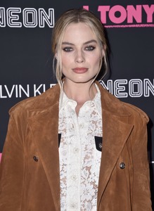 Margot Robbie D59740902560714