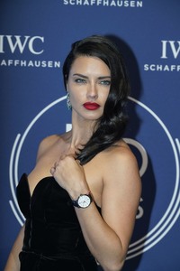 Adriana Lima Cddf81903597754