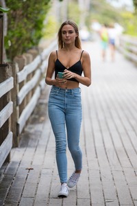 Kimberley Garner 8eabf5903355454