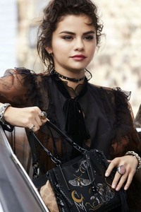 Selena Gomez C607f3952798024