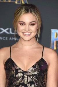 Olivia Holt 75a19e902609304