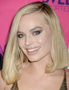 Margot Robbie 70f56e902564154