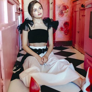 Joey King          C0fa5b972431664