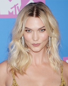 Karlie Kloss 8863c7952897344