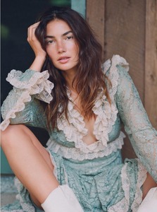 Lily Aldridge 257387940373604