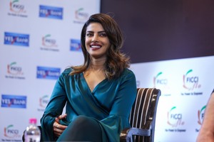 Priyanka Chopra 98ef4f942530844