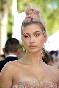 Hailey Baldwin 09a9d8899366124