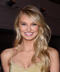 Romee Strijd 972435927879254