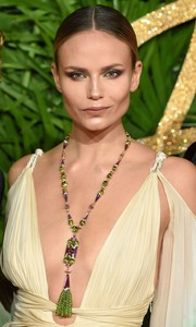 Natasha Poly 5d5cdc905059404