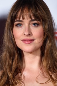 Dakota Johnson 5d0e3f1003704554