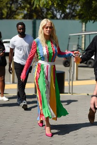 Rita Ora     - Sayfa 2 02437b997029724