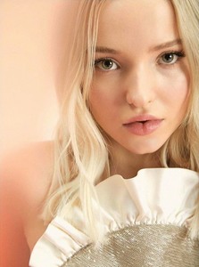 Dove Cameron 853f1d1050260154