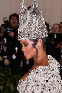 Rihanna            Fe692f900533264