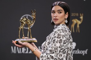 Dua Lipa        B9b3551035139284