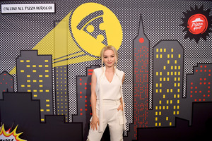 Dove Cameron Daaf76925198754