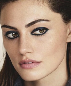 Phoebe Tonkin 494e03931596784