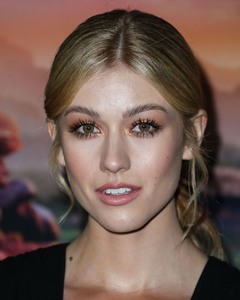 Katherine McNamara - Sayfa 2 65555b1048399674