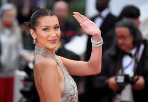 Bella Hadid 98f3e2898521034