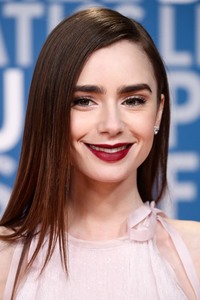 Lily Collins E3b832902531454