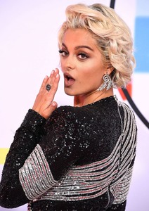 Bebe Rexha A2391c998670924