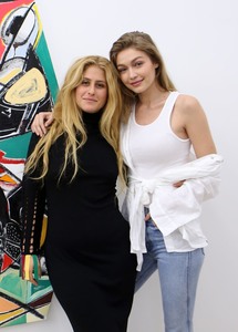 Gigi Hadid - Sayfa 3 Db1d621043944704