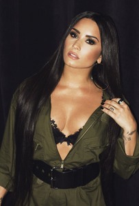 Demi Lovato 599777945120014