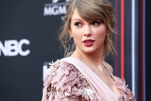 Taylor Swift 4f0ae7896348524