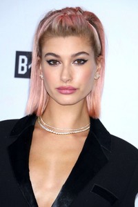 Hailey Baldwin 9d939f897724074