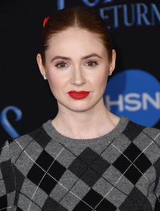 Karen Gillan 4131961049562354