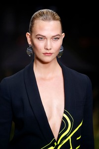 Karlie Kloss 89a38f989021114